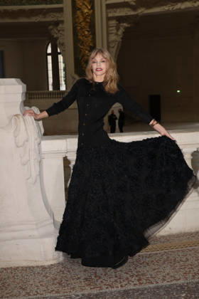 Chanel Fall Winter 2026 2027 Haute Couture photocall Arielle Dombasle Photocall Chanel Haute Couture automne-hiver 2026 2027 au Grand Palais Ã Paris, le 7 juillet 2026. Chanel Fall Winter 2026 2027 Haute Couture photocall at the Grand Palais in Paris on July 7, 2026.  Copyright: xFabricexChasseryx