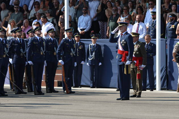 The King Presents the Royal Commissions at the Basic Air and Space Academy King Felipe VI during the presentation of the Royal Commissions to the new sergeants of the Air and Space Force, at the Air and Space Basic Academy (ABA), on July 7, 2026, in León, Castile and León, Spain. The mission of the Air and Space Basic Academy (ABA) is to educate its cadets in the constitutional principles and the nature of the Armed Forces, as well as to provide them with professional training and equip them to continually adapt their knowledge to advances in science and technology in order to fulfill the objectives assigned to the Air and Space Force. JULY 7, 2026 Spain  Copyright: xFernandoxOterox 7650928