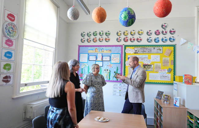 Prince William visits the London Welsh School in London, UK, 07 July 2026 The Prince of Wales speaking to teachers during a visit to the Ysgol Gymraeg Llundain (The London Welsh School) in Hanwell, West London, to join pupils in sending their best wishes to Team Wales ahead of the Glasgow 2026 Commonwealth Games, taking place from July 23 to August 2, featuring 10 sports and six para-sports. Picture date: Tuesday July 7, 2026., Credit:Aaron Chown PA ROTA - B68 Avalon London, United Kingdom  Copyright: xAaronxChownx xPAxROTAx-xB68x xAvalonx 1115025277