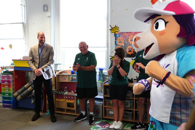 Prince William visits the London Welsh School in London, UK, 07 July 2026 The Prince of Wales (left) meets Finnie, the Official Glasgow 2026 Mascot, during his visit to the Ysgol Gymraeg Llundain (The London Welsh School) in Hanwell, West London, to join pupils in sending their best wishes to Team Wales ahead of the Glasgow 2026 Commonwealth Games, taking place from July 23 to August 2, featuring 10 sports and six para-sports. Picture date: Tuesday July 7, 2026., Credit:Aaron Chown PA ROTA - B68 Avalon London, United Kingdom Copyright: xAaronxChownx xPAxROTAx-xB68x xAvalonx 1115025311