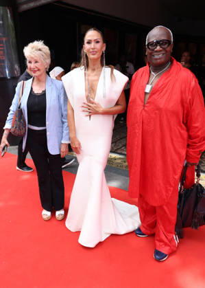 Danièle Gilbert, Vitaa, and Magloire at the Stéphane Rolland fashion show at the Olympia, Fall Winter 2026–2027 Haute Couture Collection during Paris Fashion Week, on July 7, 2026. Denis Guignebourg, Bestimage. Celebrities at the Stéphane Rolland Fall Winter 2026–2027 Haute Couture Collection fashion show, during Paris Fashion Week, on July 7, 2026, Paris, France Copyright: xDenisxGuignebourgx xBestimagexDenisxGuignebourgx xBestimagex