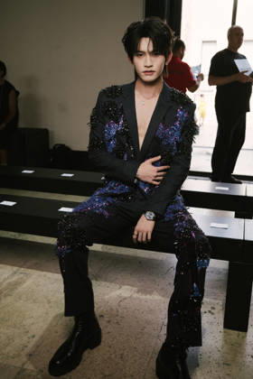 Yun Qi in the front row at the Germanier Fall Winter 2026–2027 Haute Couture fashion show during Paris Fashion Week (PFW) at the Palais de Tokyo in Paris, France, on July 7, 2026 Sam Delpech Bestimage MR YUNQI at the Germanier show during Paris Haute Couture Fashion Week, for the presentation of the Fall Winter 2026–2027 Haute Couture collection, on July 7, 2026, Paris, France  Copyright: xSamxDelpechx xBestimagexSamxDelpechx xBestimagex