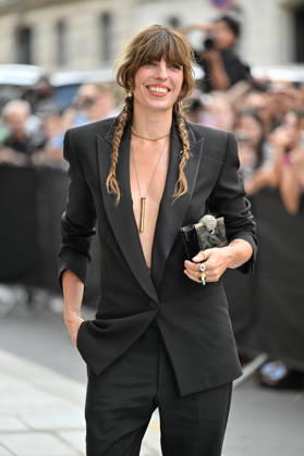 PFW Haute Couture Armani Prive Outside Arrivals JR Lou Doillon arriving at the Armani Prive show during Haute Couture Fashion Week in Paris, France, on 7 July 2026. Photo by Julien Reynaud APS-Medias ABACAPRESS.COM Paris France  Copyright: xReynaudxJulien APS-Medias ABACAx