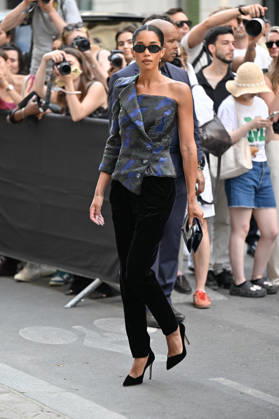 PFW Haute Couture Armani Prive Outside Arrivals JR Laura Harrier arriving at the Armani Prive show during Haute Couture Fashion Week in Paris, France, on 7 July 2026. Photo by Julien Reynaud APS-Medias ABACAPRESS.COM Paris France  Copyright: xReynaudxJulien APS-Medias ABACAx