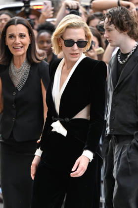 PFW Haute Couture Armani Prive Outside Arrivals JR Cate Blanchett arriving at the Armani Prive show during Haute Couture Fashion Week in Paris, France, on 7 July 2026. Photo by Julien Reynaud APS-Medias ABACAPRESS.COM Paris France  Copyright: xReynaudxJulien APS-Medias ABACAx