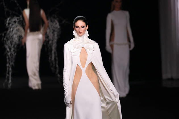 PFW - Stephane Rolland Runway A model walks the runway during the Stephane Rolland Haute Couture Fall Winter 2026 2027 show as part of Paris Fashion Week in Paris, France on July 07, 2026. Photo by Laurent Zabulon ABACAPRESS.COM  Copyright: xZabulonxLaurent ABACAx