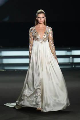 PFW - Stephane Rolland Runway A model walks the runway during the Stephane Rolland Haute Couture Fall Winter 2026 2027 show as part of Paris Fashion Week in Paris, France on July 07, 2026. Photo by Laurent Zabulon ABACAPRESS.COM  Copyright: xZabulonxLaurent ABACAx