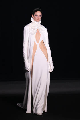 PFW - Stephane Rolland Runway A model walks the runway during the Stephane Rolland Haute Couture Fall Winter 2026 2027 show as part of Paris Fashion Week in Paris, France on July 07, 2026. Photo by Laurent Zabulon ABACAPRESS.COM  Copyright: xZabulonxLaurent ABACAx