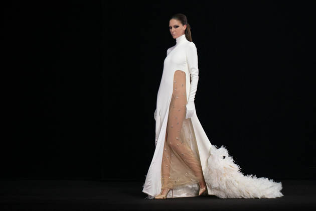 PFW - Stephane Rolland Runway A model walks the runway during the Stephane Rolland Haute Couture Fall Winter 2026 2027 show as part of Paris Fashion Week in Paris, France on July 07, 2026. Photo by Laurent Zabulon ABACAPRESS.COM  Copyright: xZabulonxLaurent ABACAx