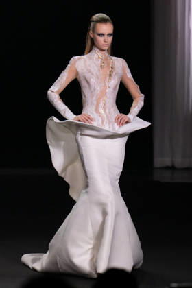 PFW - Stephane Rolland Runway A model walks the runway during the Stephane Rolland Haute Couture Fall Winter 2026 2027 show as part of Paris Fashion Week in Paris, France on July 07, 2026. Photo by Laurent Zabulon ABACAPRESS.COM  Copyright: xZabulonxLaurent ABACAx