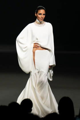 PFW - Stephane Rolland Runway A model walks the runway during the Stephane Rolland Haute Couture Fall Winter 2026 2027 show as part of Paris Fashion Week in Paris, France on July 07, 2026. Photo by Laurent Zabulon ABACAPRESS.COM  Copyright: xZabulonxLaurent ABACAx