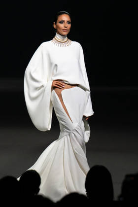 PFW - Stephane Rolland Runway A model walks the runway during the Stephane Rolland Haute Couture Fall Winter 2026 2027 show as part of Paris Fashion Week in Paris, France on July 07, 2026. Photo by Laurent Zabulon ABACAPRESS.COM  Copyright: xZabulonxLaurent ABACAx