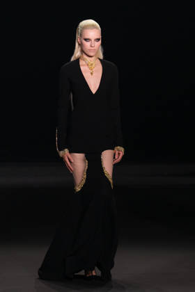 PFW - Stephane Rolland Runway A model walks the runway during the Stephane Rolland Haute Couture Fall Winter 2026 2027 show as part of Paris Fashion Week in Paris, France on July 07, 2026. Photo by Laurent Zabulon ABACAPRESS.COM  Copyright: xZabulonxLaurent ABACAx