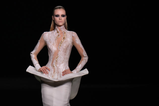 PFW - Stephane Rolland Runway A model walks the runway during the Stephane Rolland Haute Couture Fall Winter 2026 2027 show as part of Paris Fashion Week in Paris, France on July 07, 2026. Photo by Laurent Zabulon ABACAPRESS.COM  Copyright: xZabulonxLaurent ABACAx