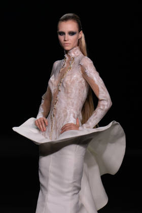 PFW - Stephane Rolland Runway A model walks the runway during the Stephane Rolland Haute Couture Fall Winter 2026 2027 show as part of Paris Fashion Week in Paris, France on July 07, 2026. Photo by Laurent Zabulon ABACAPRESS.COM  Copyright: xZabulonxLaurent ABACAx