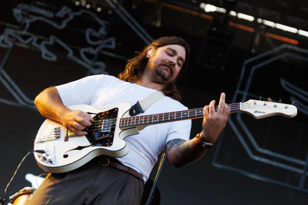IPA86486749 - Matt Vinson, a member of the band Caamp, performs on stage at Rock in Roma on July 7, 2026, at the Ippodromo delle Capannelle in Rome, Italy.  Copyright: xEmanuelaxVertolli LiveMediax xx 86486749