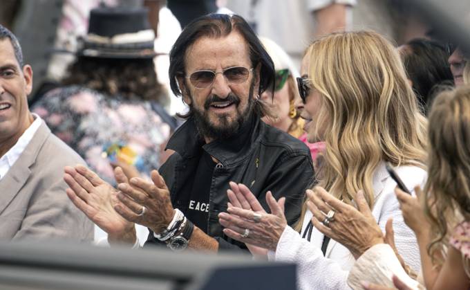 July 07, 2026 - Beverly Hills, California, USA - RINGO STARR, who turns 86 today, listens to the music played in his honor during his Annual Peace & Love Birthday Celebration at Beverly Hills Garden Park. Beverly Hills USA - ZUMAce6_ 20260707_zaf_ce6_016 Copyright: xBrianxCahnx