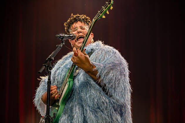Alabama Shake live at Lucca Summer festival in Lucca, Italy - 07 Jul 2026 Singer Brittany Howard of Alabama Shake performs live on stage during a concert. The celebrated American band Alabama Shake performed on stage in Piazza Napoleone in Lucca, marking the highly anticipated only Italian date of their world tour. The concert marks their historic return to the country after a ten-year absence, celebrating the official reunion of founding members Brittany Howard, Heath Fogg, and Zac Cockrell. Lucca Italy Copyright: xCarloxVerganix xSOPAxImagesx ALABAMASHAKE26(8)