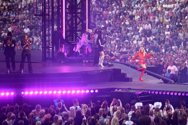 Helene Fischer live bei einem Konzert ihrer 360Â° Stadion Tour in der Heinz von Heiden Arena. Hannover, 07.07.2026 (Hinweis: Verwendung nur redaktionell in Bezug auf das Konzert bzw. die aktuelle Tour)