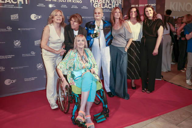 Maren Kroymann, Bettina Böttinger, Gaby Köster, Hella von Sinnen und Esther Schweins mit Gästen bei der Premiere des Dokumentarfilms Was haben wir gelacht im Filmpalast. Köln, 07.07.2026