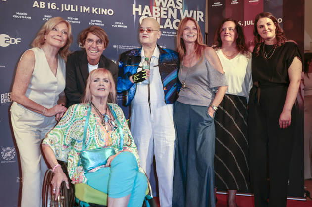 Maren Kroymann, Bettina Böttinger, Gaby Köster, Hella von Sinnen und Esther Schweins mit Gästen bei der Premiere des Dokumentarfilms Was haben wir gelacht im Filmpalast. Köln, 07.07.2026
