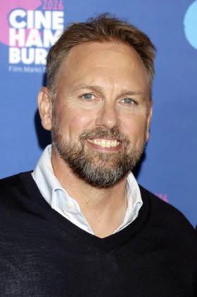 Steven Gätjen bei der Verleihung der Gläsernen Leinwand an Roland Emmerich im Rahmen der CineHamburg 2026 im Cinemaxx Dammtor. Hamburg, 07.07.2026