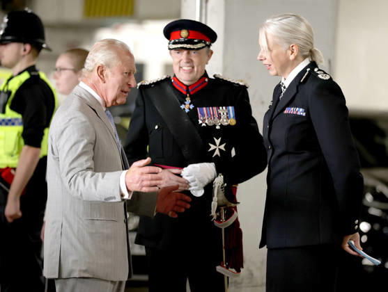 King Charles III Opens Headquarters Of The British Transport Police in London, UK, 08 July 2026 LONDON, ENGLAND - JULY 08: King Charles III (L) speaks with officers as he attends the official opening of the British Transport Police Headquarters on July 08, 2026 in London, England. During the engagement, His Majesty met British Transport Police (BTP) officers and first responders who attended the scene after the Bedford train crash on June 19., Credit:Shane Anthony Sinclair PA ROTA - B68 Avalon London, United Kingdom Copyright: xShanexAnthonyxSinclairx xPAxROTAx-xB68x xAvalonx 1115222957