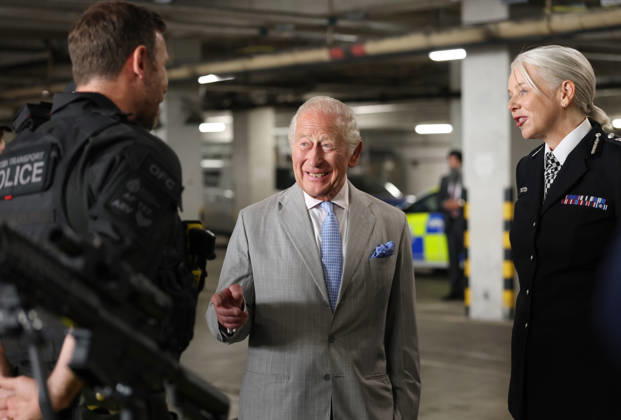 King Charles III Opens Headquarters Of The British Transport Police in London, UK, 08 July 2026 LONDON, ENGLAND - JULY 08: King Charles III (L) speaks with firearms officers about their role in protecting the underground and rail network as he attends the official opening of the British Transport Police Headquarters on July 08, 2026 in London, England. During the engagement, His Majesty met British Transport Police (BTP) officers and first responders who attended the scene after the Bedford train crash on June 19., Credit:Shane Anthony Sinclair PA ROTA - B68 Avalon London, United Kingdom Copyright: xShanexAnthonyxSinclairx xPAxROTAx-xB68x xAvalonx 1115231969