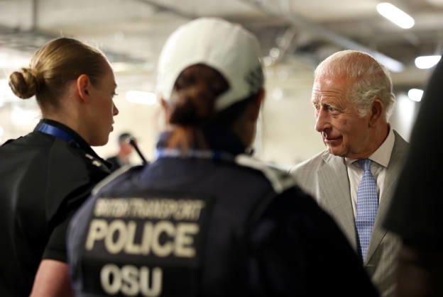 King Charles III Opens Headquarters Of The British Transport Police in London, UK, 08 July 2026 LONDON, ENGLAND - JULY 08: King Charles III speaks with specialist officers as he attends the official opening of the British Transport Police Headquarters on July 08, 2026 in London, England. During the engagement, His Majesty met British Transport Police (BTP) officers and first responders who attended the scene after the Bedford train crash on June 19., Credit:Shane Anthony Sinclair PA ROTA - B68 Avalon London, United Kingdom Copyright: xShanexAnthonyxSinclairx xPAxROTAx-xB68x xAvalonx 1115232046