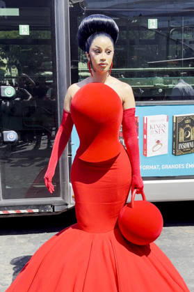 Cardi B arrives at the Robert Wun Haute Couture Fall Winter 2026–2027 show during Paris Fashion Week (PFW) in Paris, France, on July 8, 2026 Gedeon Taieb Bestimage Cardi B arrives at the Robert Wun Haute Couture Fall Winter 2026–2027 show during Paris Fashion Week (PFW) in Paris, France, on July 8, 2026 Paris, France Copyright: xGedeonxTaiebx xBestimagexGedeonxTaiebx xBestimagex