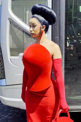 Cardi B arrives at the Robert Wun Haute Couture Fall Winter 2026–2027 show during Paris Fashion Week (PFW) in Paris, France, on July 8, 2026 Gedeon Taieb Bestimage Cardi B arrives at the Robert Wun Haute Couture Fall Winter 2026–2027 show during Paris Fashion Week (PFW) in Paris, France, on July 8, 2026 Paris, France Copyright: xGedeonxTaiebx xBestimagexGedeonxTaiebx xBestimagex