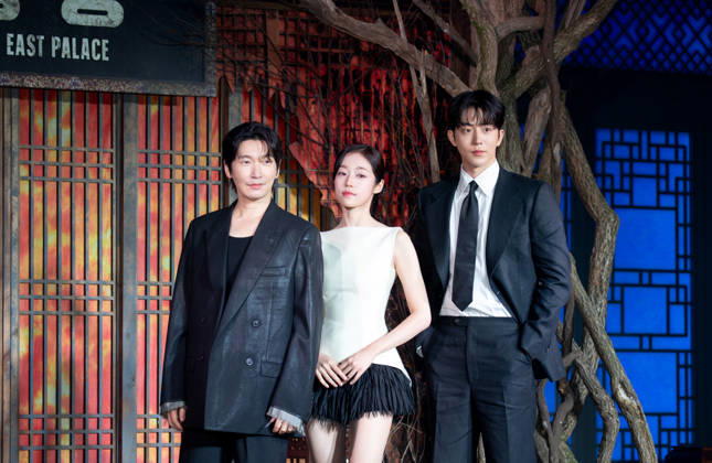 Jo Seung-Woo, Roh Yoon-Seo and Nam Joo-Hyuk, July 8, 2026 : Cast members (L-R) Jo Seung-Woo, Roh Yoon-Seo and Nam Joo-Hyuk at a press conference for the upcoming Netflix original series The East Palace in Seoul, South Korea. The action-packed eight-episode period drama follows a man with the unique ability to cross over into the spirit realm and a court lady harboring a mysterious past. Summoned by the king, the duo is tasked with untangling dangerous histories to uncover a secret buried in the very heart of the palace. The series will be released on July 17. aflo_337318443