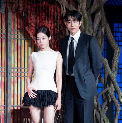 Roh Yoon-Seo and Nam Joo-Hyuk, July 8, 2026 : Cast members Roh Yoon-Seo and Nam Joo-Hyuk (R) at a press conference for the upcoming Netflix original series The East Palace in Seoul, South Korea. The action-packed eight-episode period drama follows a man with the unique ability to cross over into the spirit realm and a court lady harboring a mysterious past. Summoned by the king, the duo is tasked with untangling dangerous histories to uncover a secret buried in the very heart of the palace. The series will be released on July 17. aflo_337318500