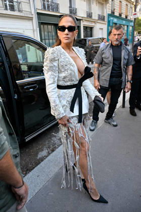 PFW Haute Couture Jennifer Lopez At Zuhair Murad Outside Arrivals JR Jennifer Lopez arriving at the Zuhair Murad show during Haute Couture Fashion Week in Paris, France, on 8 July 2026. Photo by Julien Reynaud APS-Medias ABACAPRESS.COM Paris France Copyright: xReynaudxJulien APS-Medias ABACAx