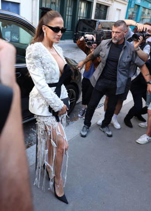 Jennifer Lopez arrives at the Zuhair Murad Haute Couture Fall Winter 2026–2027 show during Paris Fashion Week (PFW) at the Collège des Bernardins in Paris, France, on July 8, 2026. Denis Guignebourg, Bestimage. Jennifer Lopez arrives at the Zuhair Murad Haute Couture Fall Winter 2026–2027 show during Paris Fashion Week (PFW) at the Collège des Bernardins in Paris, France, on July 8, 2026. Paris, France Copyright: xDenisxGuignebourgx xBestimagexDenisxGuignebourgx xBestimagex