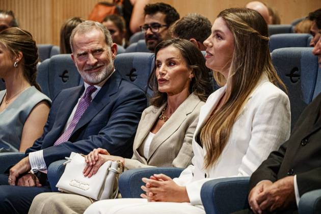 Infanta Sofia, along with King Felipe and Queen Letizia and Princess Leonor, presided over the Leading Teachers event of the Ibercaja Foundation, where Infanta Sofia gave her first solo speech, in Zaragoza on Wednesday, July 8, 2026. La Infanta Sofia junto a los reyes Felipe y Letizia y la princesa Leonor presiden el evento Docentes Referentes de la Fundación Ibercaja, donde la infanta Sofia realiza su primer discurso en solitario, en Zaragoza el miércoles 8 de julio de 2026. 900 LOF Cordon Press Cordon Press