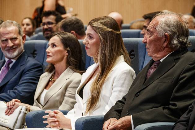 Infanta Sofia, along with King Felipe and Queen Letizia and Princess Leonor, presided over the Leading Teachers event of the Ibercaja Foundation, where Infanta Sofia gave her first solo speech, in Zaragoza on Wednesday, July 8, 2026. La Infanta Sofia junto a los reyes Felipe y Letizia y la princesa Leonor presiden el evento Docentes Referentes de la Fundación Ibercaja, donde la infanta Sofia realiza su primer discurso en solitario, en Zaragoza el miércoles 8 de julio de 2026. 900 LOF Cordon Press Cordon Press