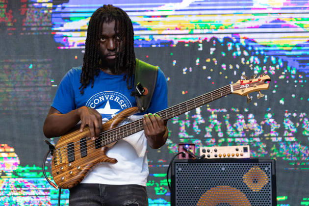 08.07.2026, Bellinzona, Parco Urbano, Nevermind Music Fest 2026: Julian Marley & The Uprising. Andrew Edwards (bass) Bellinzona Parco Urbano Ticino Switzerland Copyright: xJustPictures.ch FrancescoxMinghettix jp-en-FrMi-_NG_0379
