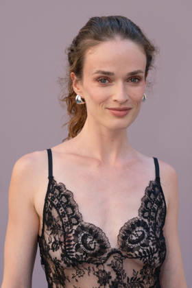 PFW - Zuhair Murad Photocall Anaelle Duguet attending the Zuhair Murad Haute Couture Fall Winter 2026 2027 show as part of Paris Fashion Week in Paris, France on July 08, 2026. Photo by Laurent Zabulon ABACAPRESS.COM Paris Copyright: xZabulonxLaurent ABACAx