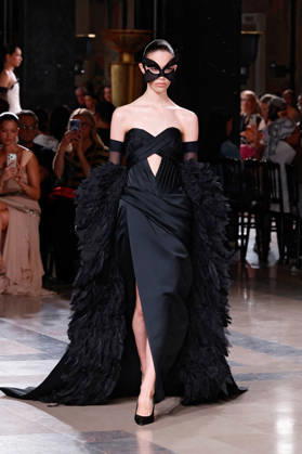 (260708) -- PARIS, July 8, 2026 -- A model presents a creation by Elie Saab during the Haute Couture Week Fall Winter 2026-2027 in Paris, France, July 8, 2026. (MeetEurope Handout via Xinhua) FRANCE-PARIS-HAUTE COUTURE WEEK-ELIE SAAB XinxHuashefa 