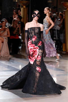 (260708) -- PARIS, July 8, 2026 -- A model presents a creation by Elie Saab during the Haute Couture Week Fall Winter 2026-2027 in Paris, France, July 8, 2026. (MeetEurope Handout via Xinhua) FRANCE-PARIS-HAUTE COUTURE WEEK-ELIE SAAB XinxHuashefa 