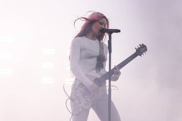 Wet Leg perform at Castlefield Bowl Rhian Teasdale of Wet Leg performs at Castlefield Bowl, Manchester, England, 8th July 2026, Credit:Mike Gray MIKE GRAY - B4227 Avalon Copyright: xMikexGrayx xMIKExGRAYx-xB4227x xAvalonx 1115343404