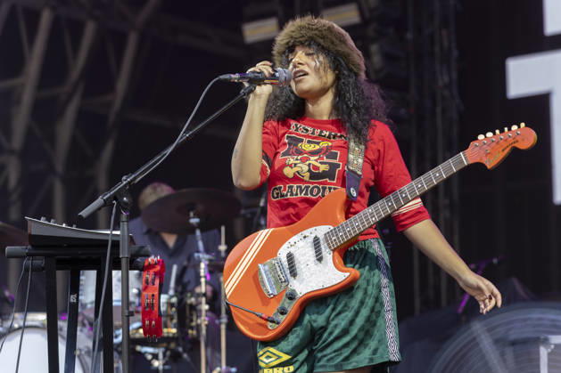 English Teacher perform at Castlefield Bowl Lily Fontaine of English Teacher performs at Castlefield Bowl, Manchester, England, 8th July 2026, Credit:Mike Gray MIKE GRAY - B4227 Avalon  Copyright: xMikexGrayx xMIKExGRAYx-xB4227x xAvalonx 1115343844