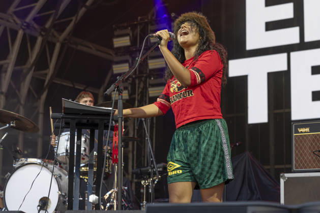 English Teacher perform at Castlefield Bowl Lily Fontaine of English Teacher performs at Castlefield Bowl, Manchester, England, 8th July 2026, Credit:Mike Gray MIKE GRAY - B4227 Avalon  Copyright: xMikexGrayx xMIKExGRAYx-xB4227x xAvalonx 1115343896
