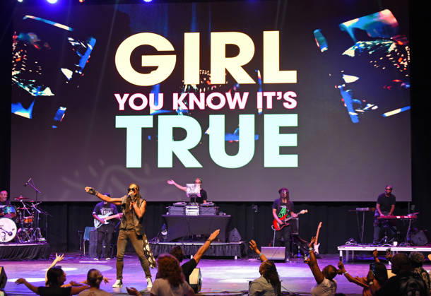 July 8, 2026, Atlanta, Georgia, USA: Fab Morvan of Milli Vanilli, Wine Down Wednesday at Mable House Barnes Amphitheatre, Mableton, GA 7-8-26 Atlanta USA  - ZUMAs380 20260708_zep_s380_024 Copyright: xDerekxStormx