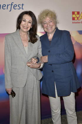 Iris Berben und Gesine Schwan beim ASB-Sommerfest und Verleihung des Annemarie-Renger-Preises 2026 an Iris Berben im Haus der Kulturen der Welt. Berlin, 08.07.2026