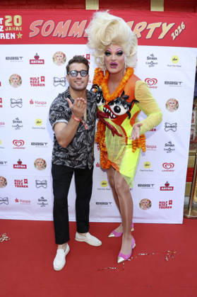 Raul Richter und Olivia Jones bei der Olivia Jones & Kult Kieztouren Sommerparty in der Großen Freiheit 27. Hamburg, 08.07.2026