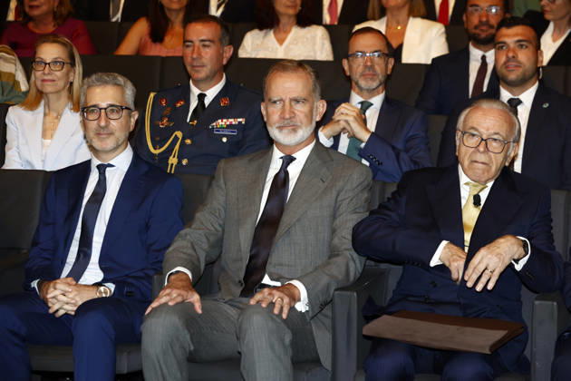 King Felipe presides over the award ceremony for the 44th edition of the La Caixa Foundation’s postgraduate scholarships abroad. King Felipe VI and Isidro Fainé during the award ceremony for the 44th edition of the La Caixa Foundation’s postgraduate scholarships abroad, July 9, 2026, in Madrid, Spain CELEBRITIES LA CAIXA FOUNDATION SCHOLARSHIPS Antonio Gutié Madrid Madrid Spain Copyright: xAntonioxGutià rrezx 7655486