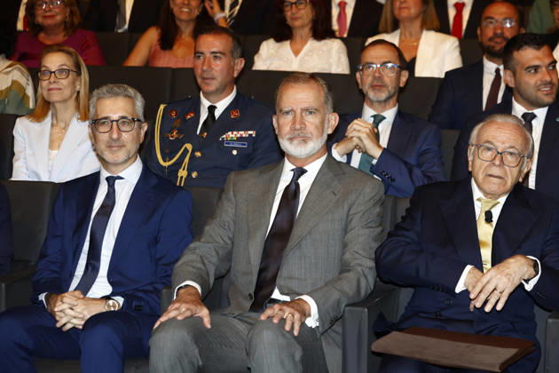 King Felipe presides over the award ceremony for the 44th edition of the La Caixa Foundation’s postgraduate scholarships abroad. King Felipe VI and Isidro Fainé during the award ceremony for the 44th edition of the La Caixa Foundation’s postgraduate scholarships abroad, July 9, 2026, in Madrid, Spain CELEBRITIES LA CAIXA FOUNDATION SCHOLARSHIPS Antonio Gutié Madrid Madrid Spain Copyright: xAntonioxGutià rrezx 7655485