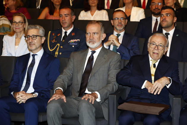 King Felipe presides over the award ceremony for the 44th edition of the La Caixa Foundation’s postgraduate scholarships abroad. King Felipe VI and Isidro Fainé during the award ceremony for the 44th edition of the La Caixa Foundation’s postgraduate scholarships abroad, July 9, 2026, in Madrid, Spain CELEBRITIES LA CAIXA FOUNDATION SCHOLARSHIPS Antonio Gutié Madrid Madrid Spain Copyright: xAntonioxGutià rrezx 7655487